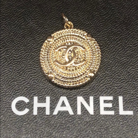 Jewelry - Authentic Chanel Zipper Pull - Soft Gold